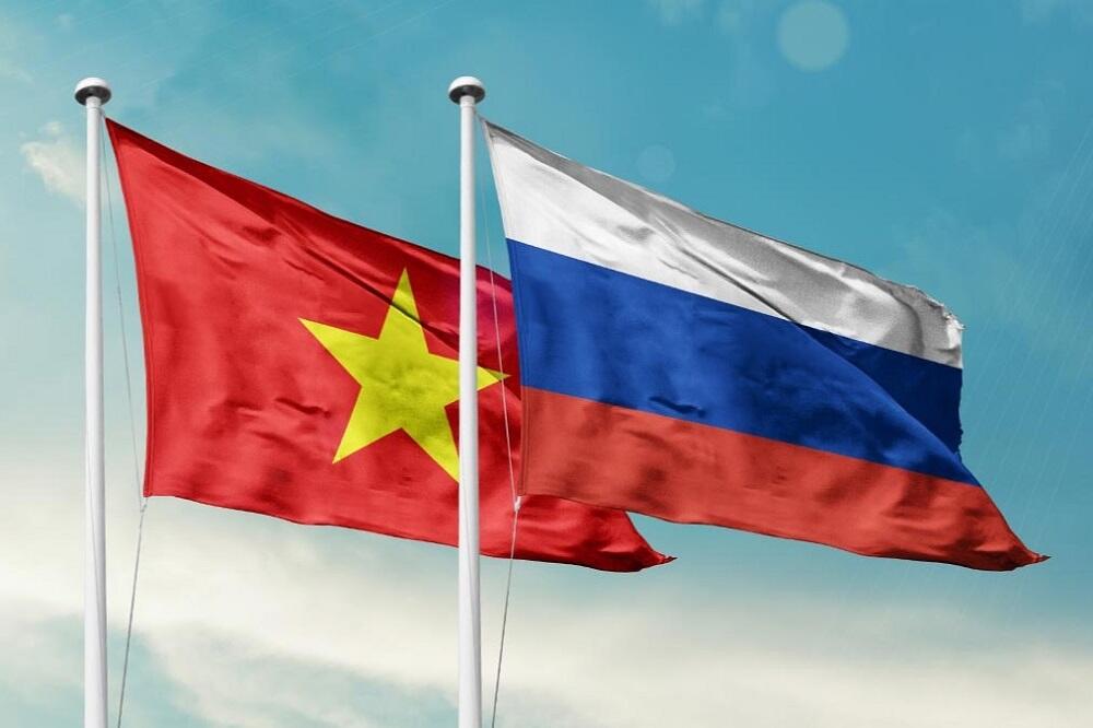 Флаги Вьетнама и России